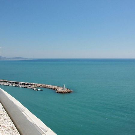 ヴィルヌーヴ・ルベPort Marina Baie Des Angesアパートメント エクステリア 写真